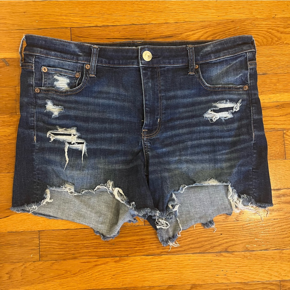 American Eagle ‘next level stretch” Midi short (Size 14)